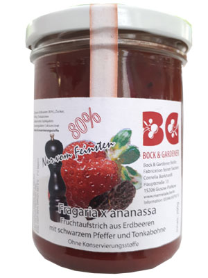 Fragaria x magna mit schwarzem Pfeffer und Tonkabohne